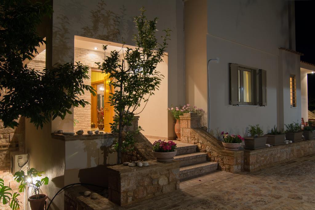 Villa Maira Luxurious With Private Swimming Pool Kórfos Exterior foto